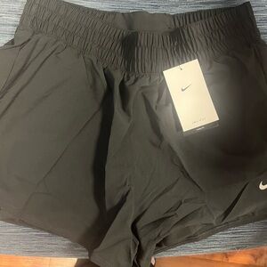 NWT black M Nike dri fit training shorts